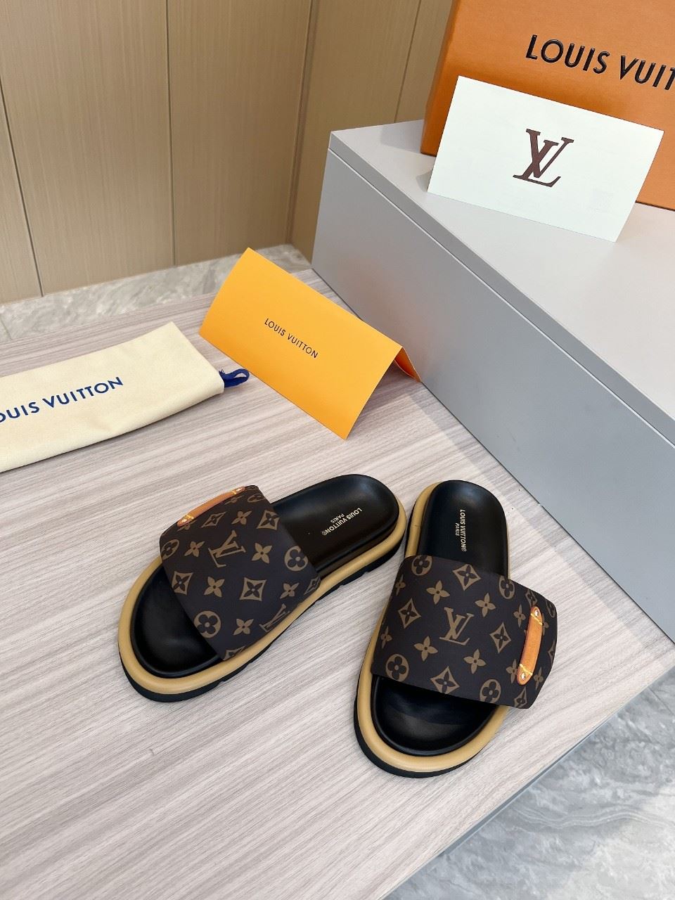 Louis Vuitton Slippers